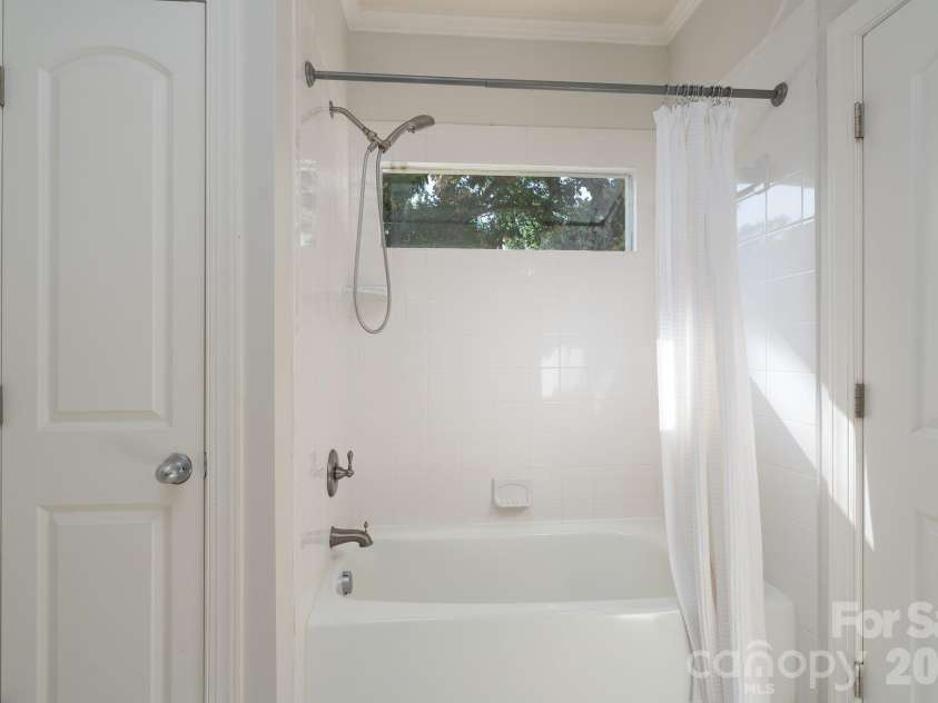 1617 Brook Road, Charlotte, NC 28205.  MLS# CAR4381506, YatesRealty ID 30391. 