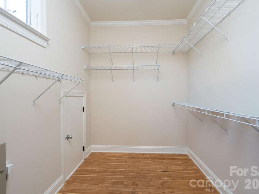 1617 Brook Road, Charlotte, NC 28205.  MLS# CAR4381506, YatesRealty ID 30391. 