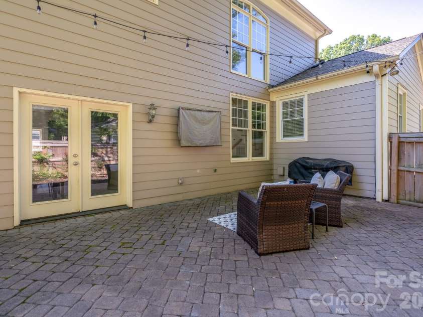1617 Brook Road, Charlotte, NC 28205.  MLS# CAR4381506, YatesRealty ID 30391. 