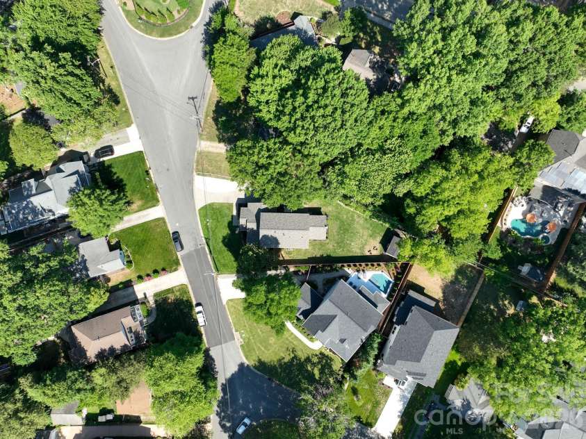 1617 Brook Road, Charlotte, NC 28205.  MLS# CAR4381506, YatesRealty ID 30391. 