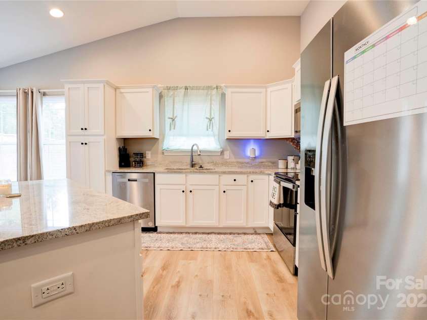 129 Topaz Lane, Gaffney, SC 29341.  MLS# CAR4289275, YatesRealty ID 30392. 