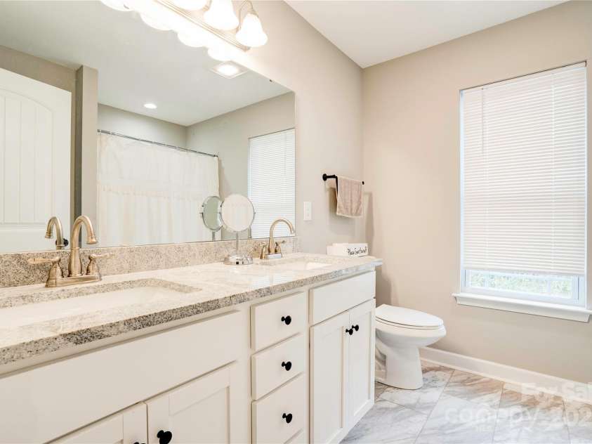 129 Topaz Lane, Gaffney, SC 29341.  MLS# CAR4289275, YatesRealty ID 30392. 