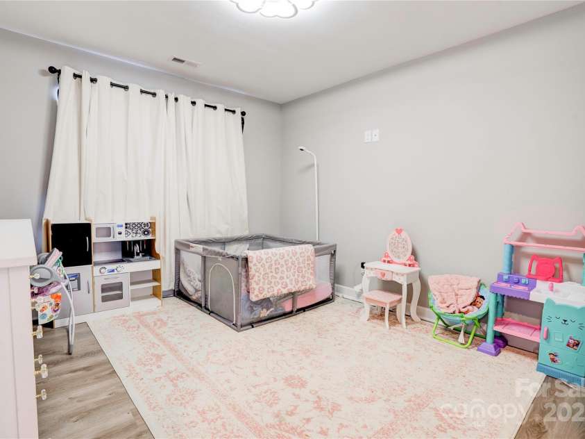 129 Topaz Lane, Gaffney, SC 29341.  MLS# CAR4289275, YatesRealty ID 30392. 