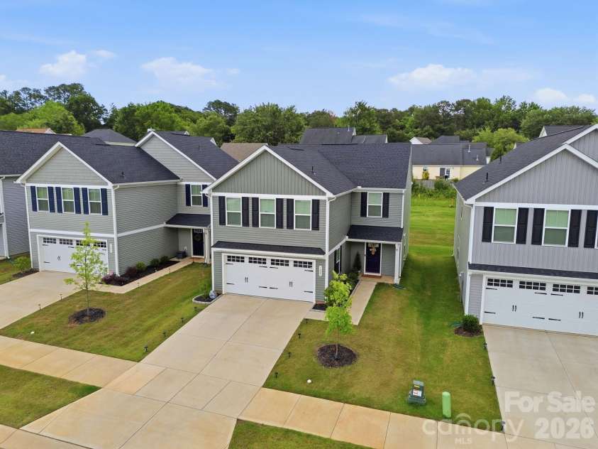 1621 Gutter Branch Drive, Charlotte, NC 28216.  MLS# CAR4387473, YatesRealty ID 30392. 