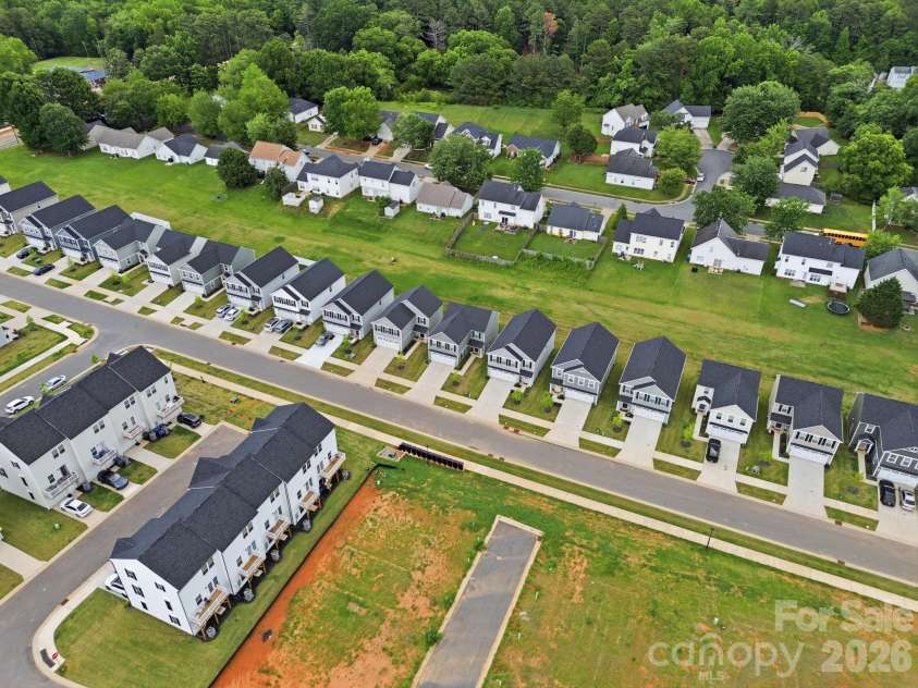 1621 Gutter Branch Drive, Charlotte, NC 28216.  MLS# CAR4387473, YatesRealty ID 30392. 