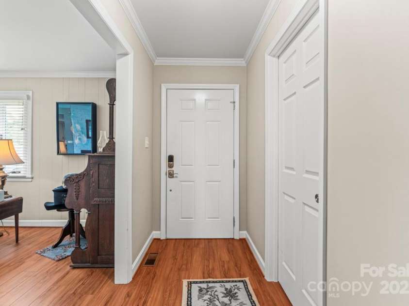 128 Killian Farm Road, Stanley, NC 28164.  MLS# CAR4288617, YatesRealty ID 30393. Front entrance- smooth ceilings throughout