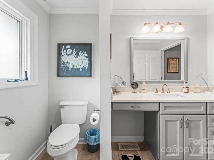 128 Killian Farm Road, Stanley, NC 28164.  MLS# CAR4288617, YatesRealty ID 30393. Modern and stylish fixtures