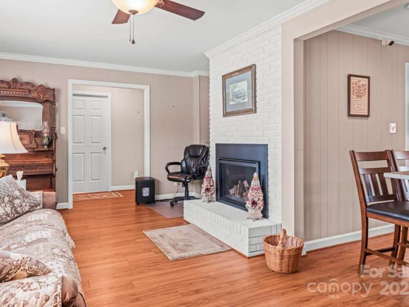 128 Killian Farm Road, Stanley, NC 28164.  MLS# CAR4288617, YatesRealty ID 30393. Recently renovated with an open concept