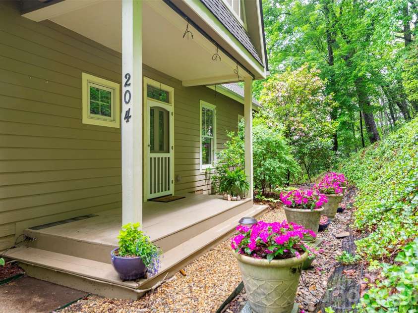 204 Briarcliff None, Asheville, NC 28804.  MLS# CAR4356958, YatesRealty ID 30393. 