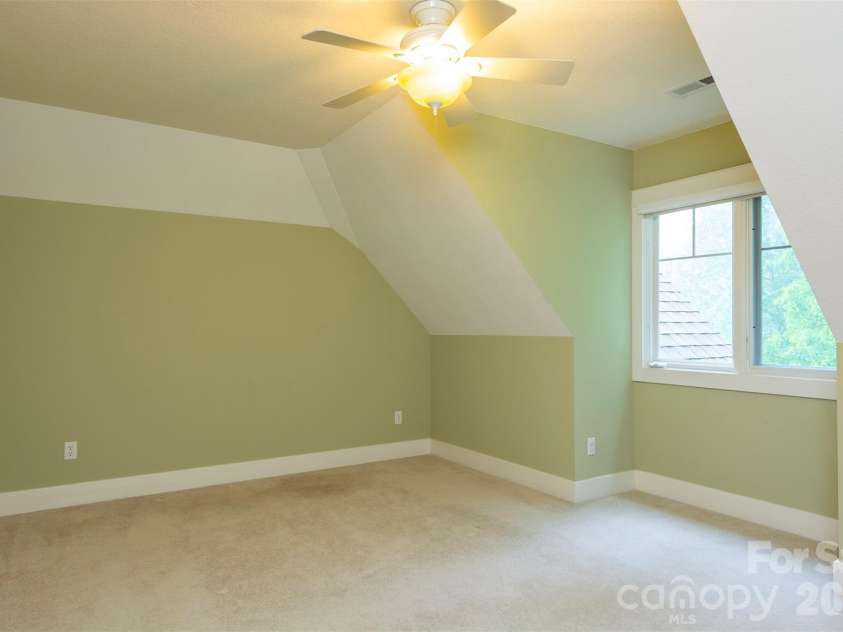 204 Briarcliff None, Asheville, NC 28804.  MLS# CAR4356958, YatesRealty ID 30393. Second guest bedroom