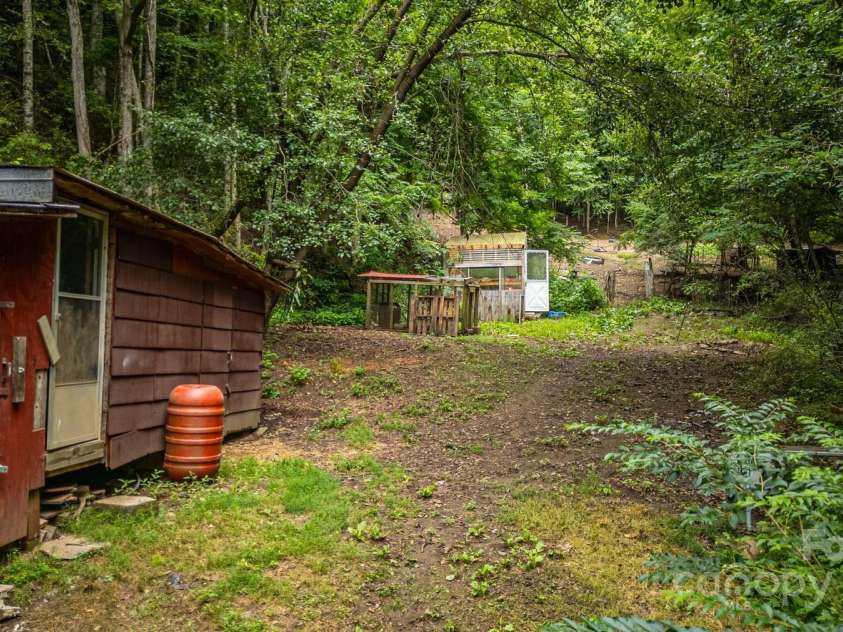 285 Silvermine Branch Road, Bryson City, NC 28713.  MLS# CAR4289392, YatesRealty ID 30394. 