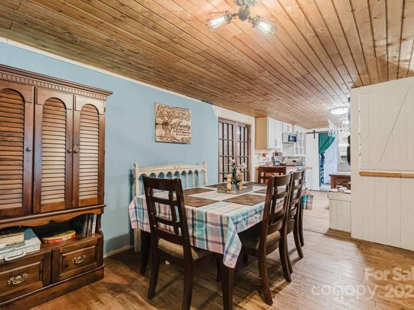 285 Silvermine Branch Road, Bryson City, NC 28713.  MLS# CAR4289392, YatesRealty ID 30394. 