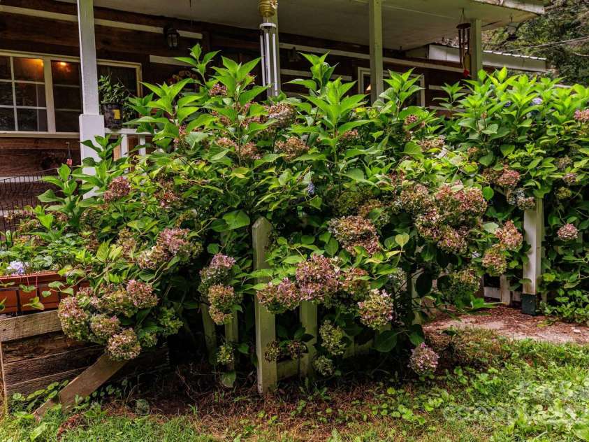 285 Silvermine Branch Road, Bryson City, NC 28713.  MLS# CAR4289392, YatesRealty ID 30394. 