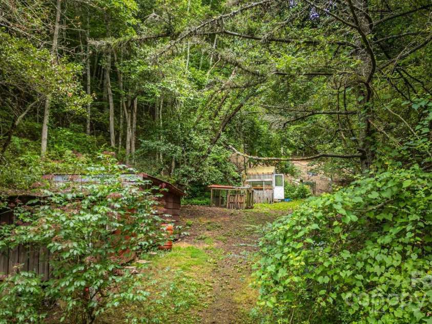 285 Silvermine Branch Road, Bryson City, NC 28713.  MLS# CAR4289392, YatesRealty ID 30394. 