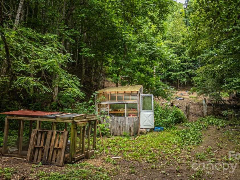 285 Silvermine Branch Road, Bryson City, NC 28713.  MLS# CAR4289392, YatesRealty ID 30394. 