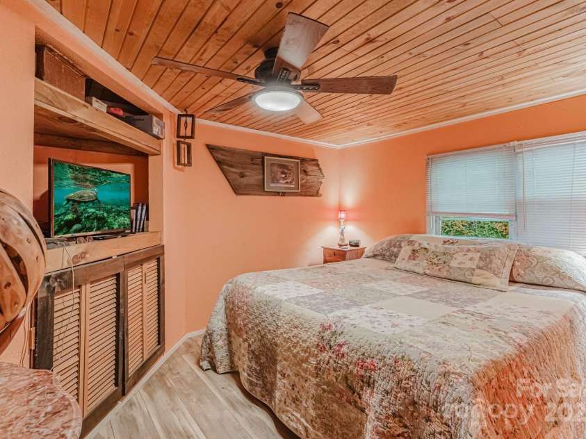 285 Silvermine Branch Road, Bryson City, NC 28713.  MLS# CAR4289392, YatesRealty ID 30394. Primary Bedroom