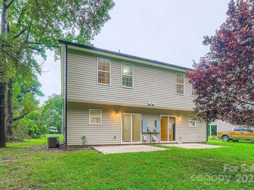 4400 Tantilla Circle, Charlotte, NC 28215.  MLS# CAR4286611, YatesRealty ID 30395. 