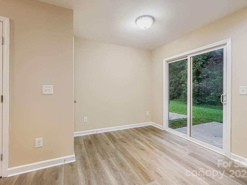 4400 Tantilla Circle, Charlotte, NC 28215.  MLS# CAR4286611, YatesRealty ID 30395. 