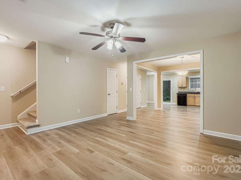 4400 Tantilla Circle, Charlotte, NC 28215.  MLS# CAR4286611, YatesRealty ID 30395. 