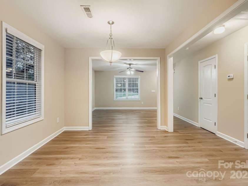 4400 Tantilla Circle, Charlotte, NC 28215.  MLS# CAR4286611, YatesRealty ID 30395. 