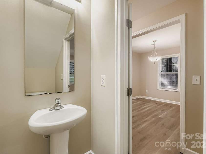 4400 Tantilla Circle, Charlotte, NC 28215.  MLS# CAR4286611, YatesRealty ID 30395. 