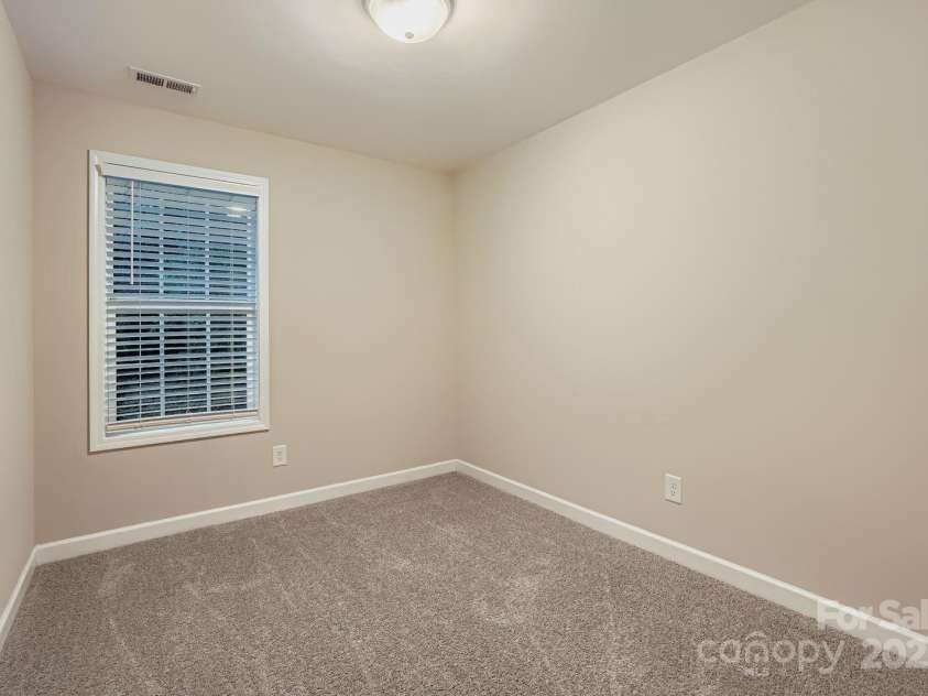 4400 Tantilla Circle, Charlotte, NC 28215.  MLS# CAR4286611, YatesRealty ID 30395. 