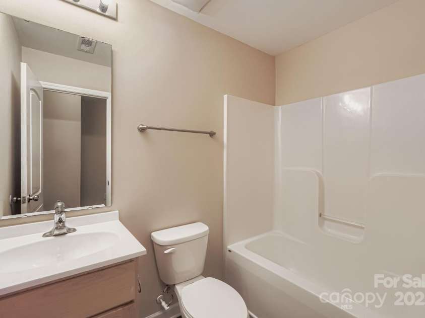 4400 Tantilla Circle, Charlotte, NC 28215.  MLS# CAR4286611, YatesRealty ID 30395. 