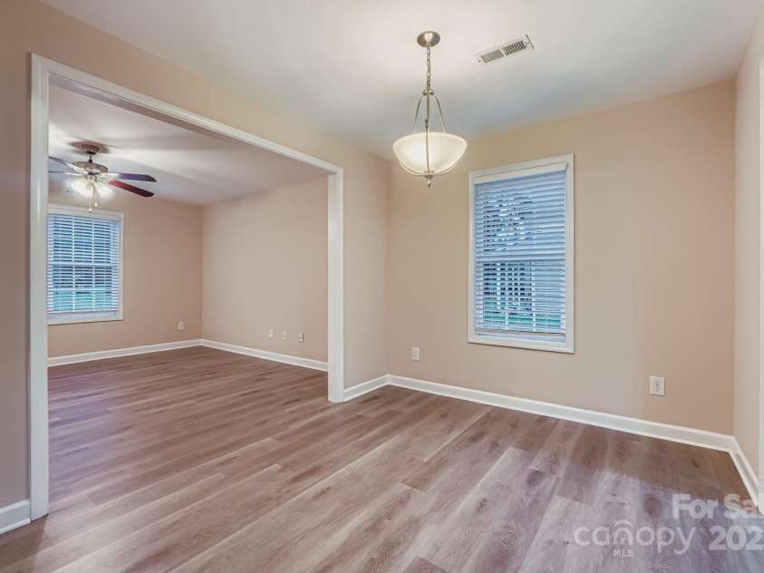 4400 Tantilla Circle, Charlotte, NC 28215.  MLS# CAR4286611, YatesRealty ID 30395. 