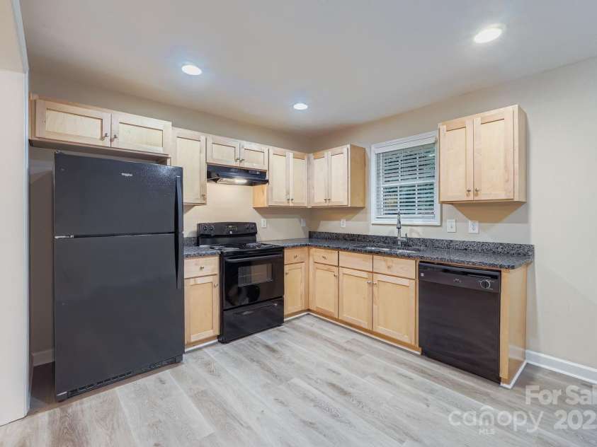 4400 Tantilla Circle, Charlotte, NC 28215.  MLS# CAR4286611, YatesRealty ID 30395. 