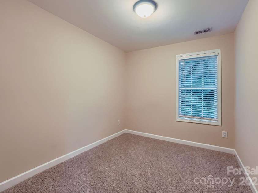 4400 Tantilla Circle, Charlotte, NC 28215.  MLS# CAR4286611, YatesRealty ID 30395. 