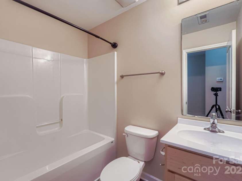 4400 Tantilla Circle, Charlotte, NC 28215.  MLS# CAR4286611, YatesRealty ID 30395. 