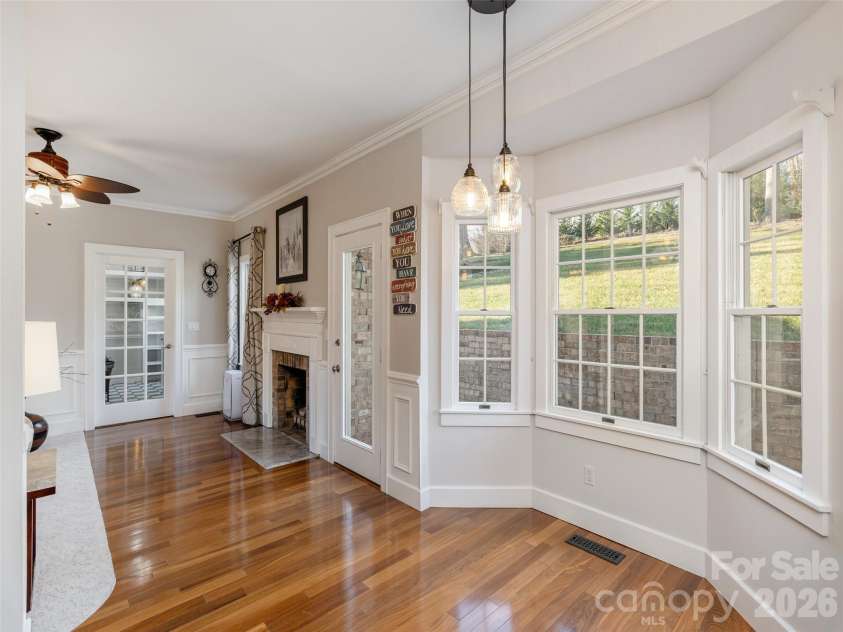 514 Whispering Hills Drive, Hendersonville, NC 28792.  MLS# CAR4330403, YatesRealty ID 30396. 