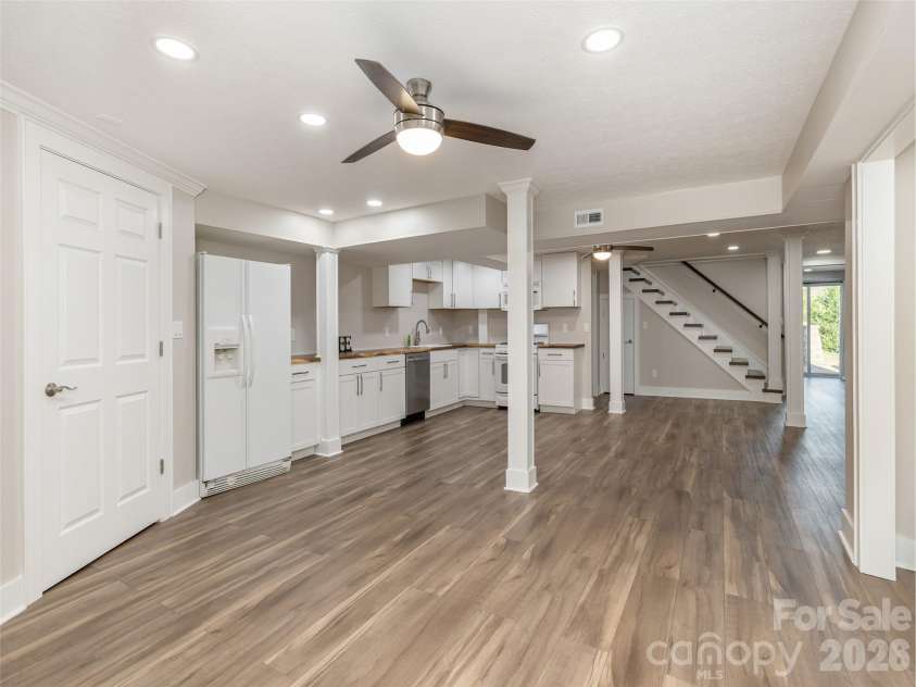 514 Whispering Hills Drive, Hendersonville, NC 28792.  MLS# CAR4330403, YatesRealty ID 30396. 