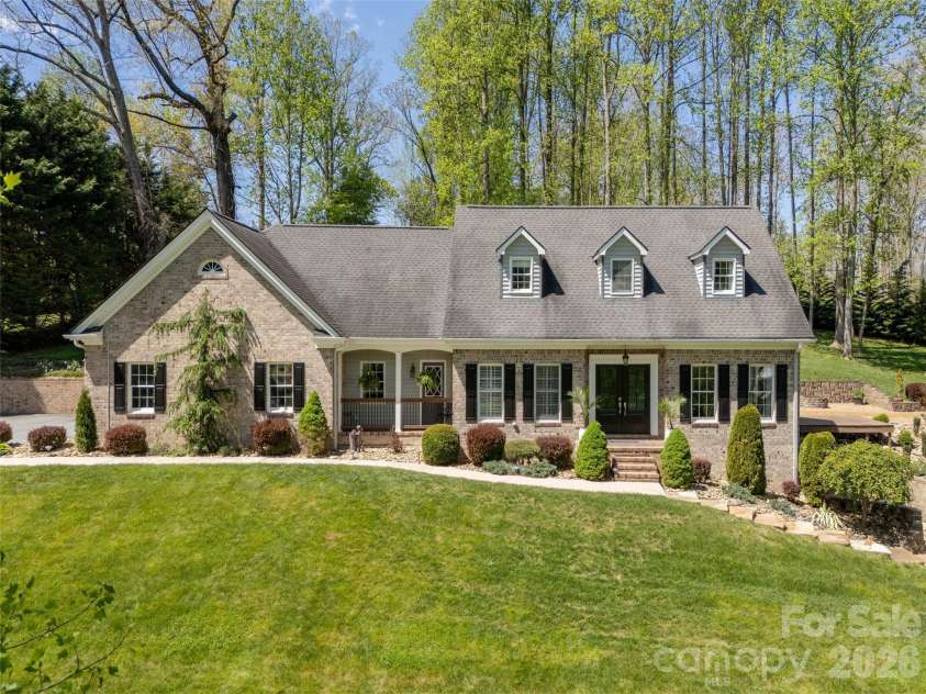 514 Whispering Hills Drive, Hendersonville, NC 28792.  MLS# CAR4330403, YatesRealty ID 30396. 