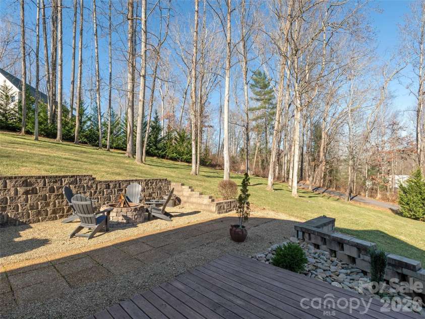 514 Whispering Hills Drive, Hendersonville, NC 28792.  MLS# CAR4330403, YatesRealty ID 30396. 