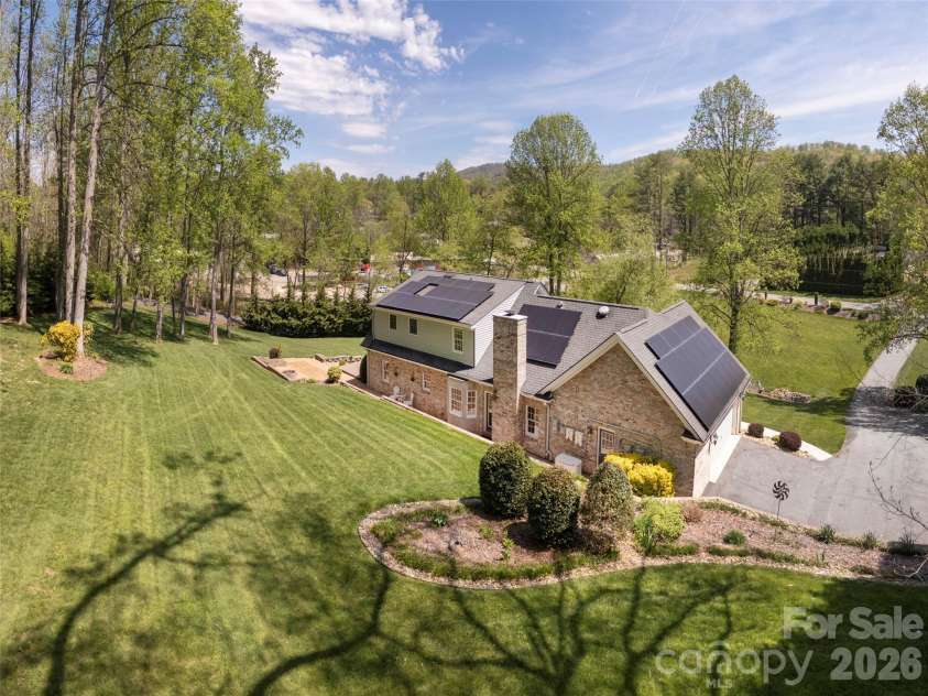 514 Whispering Hills Drive, Hendersonville, NC 28792.  MLS# CAR4330403, YatesRealty ID 30396. 
