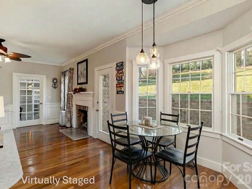 514 Whispering Hills Drive, Hendersonville, NC 28792.  MLS# CAR4330403, YatesRealty ID 30396. Eat in kitchenmain level