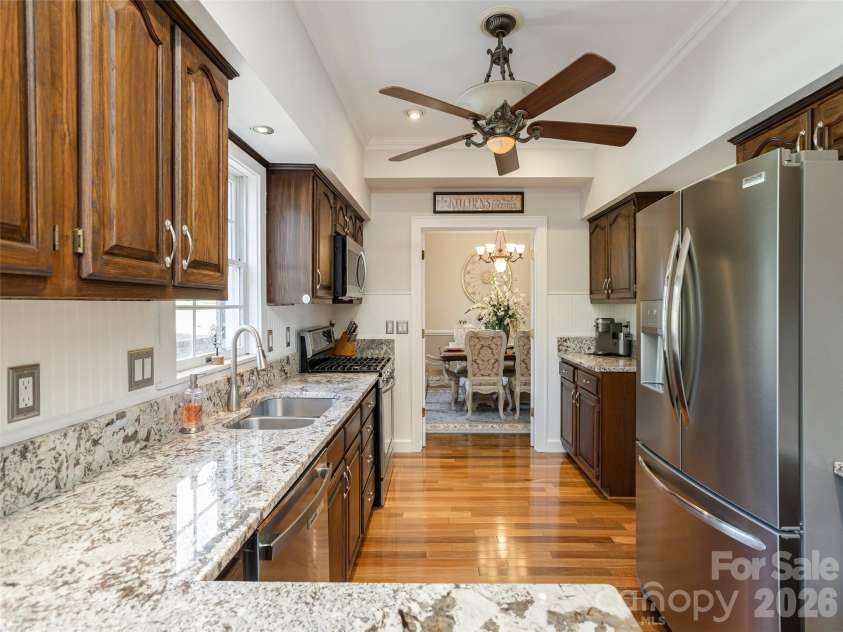 514 Whispering Hills Drive, Hendersonville, NC 28792.  MLS# CAR4330403, YatesRealty ID 30396. Granite counter tops
