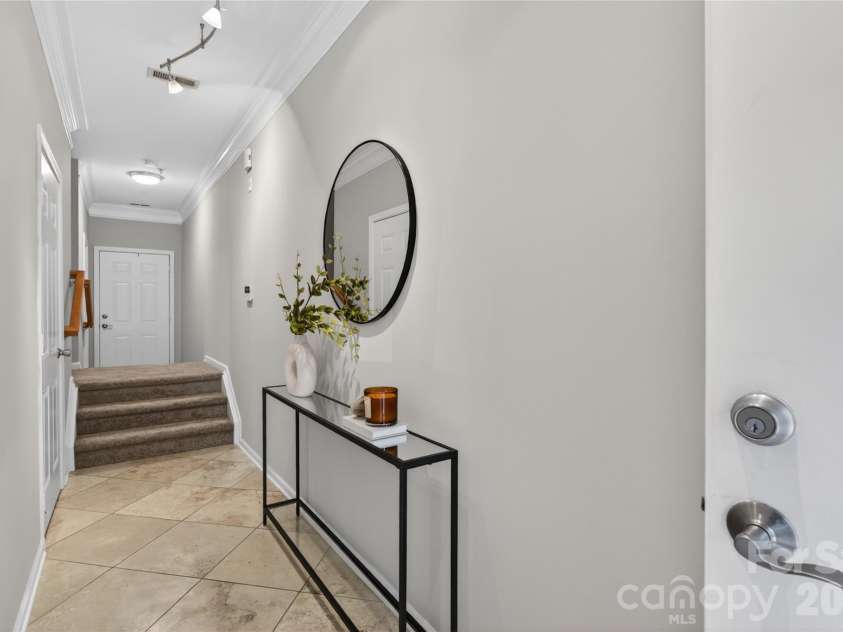 1508 Walnut View Drive, Charlotte, NC 28208.  MLS# CAR4354574, YatesRealty ID 30397. 