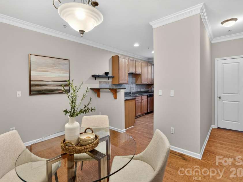 1508 Walnut View Drive, Charlotte, NC 28208.  MLS# CAR4354574, YatesRealty ID 30397. 
