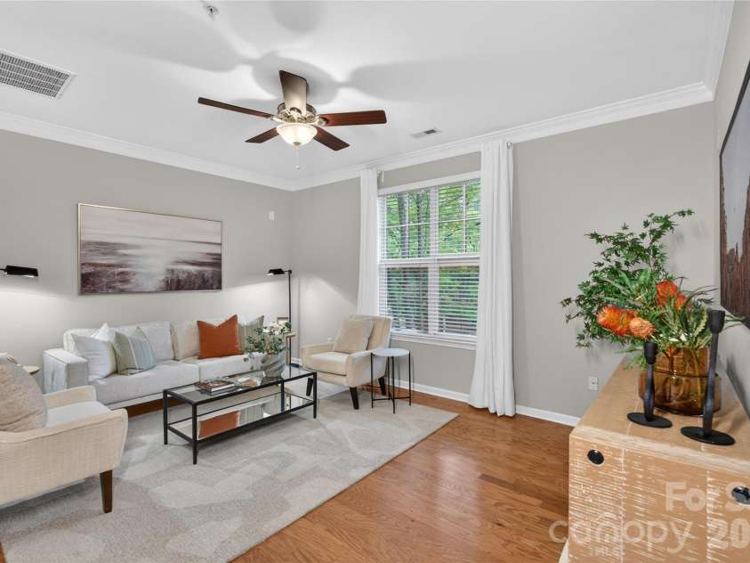 1508 Walnut View Drive, Charlotte, NC 28208.  MLS# CAR4354574, YatesRealty ID 30397. 