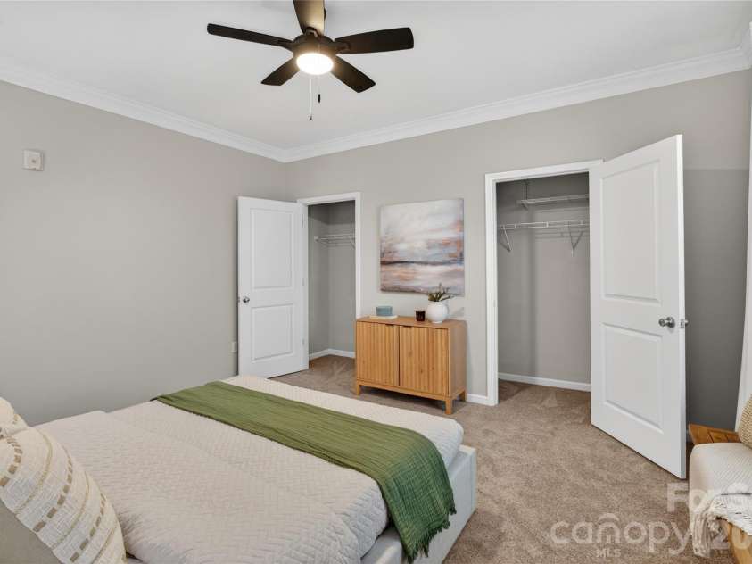 1508 Walnut View Drive, Charlotte, NC 28208.  MLS# CAR4354574, YatesRealty ID 30397. 