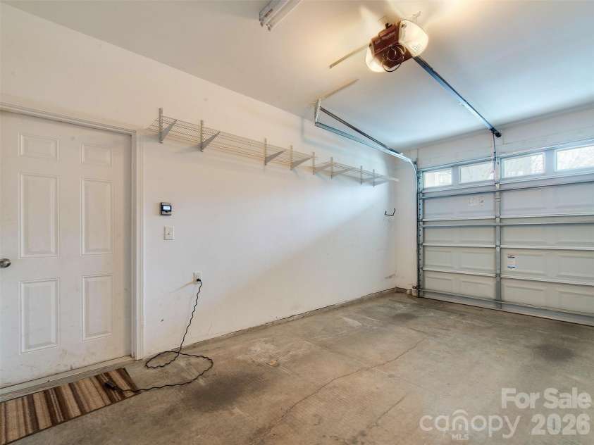 1508 Walnut View Drive, Charlotte, NC 28208.  MLS# CAR4354574, YatesRealty ID 30397. 
