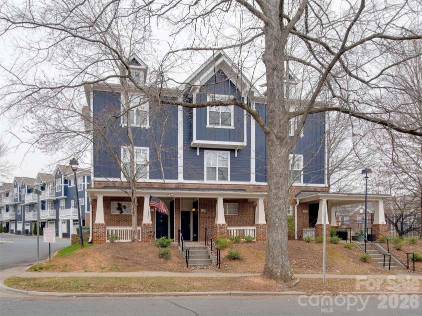 1508 Walnut View Drive, Charlotte, NC 28208.  MLS# CAR4354574, YatesRealty ID 30397. 