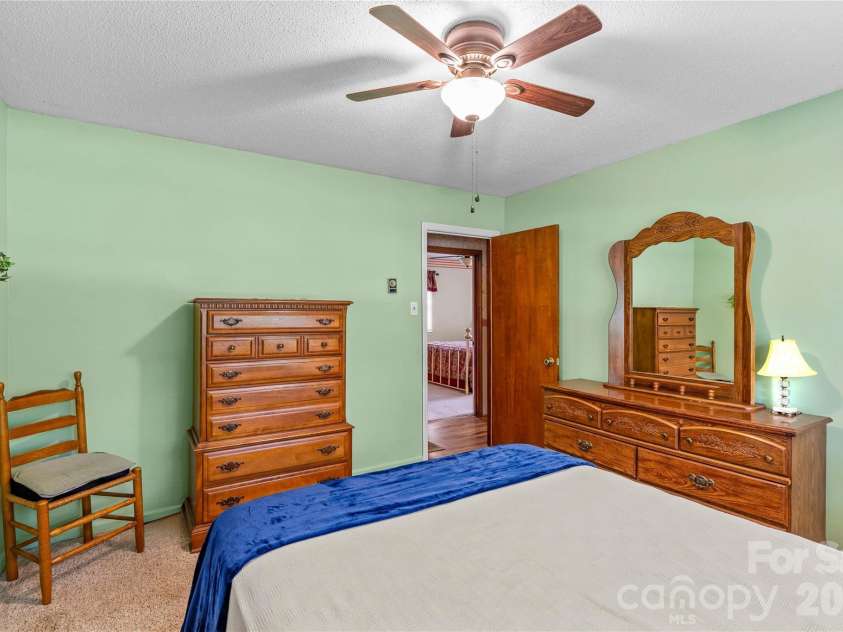 132 Polly Drive, Statesville, NC 28625.  MLS# CAR4387210, YatesRealty ID 30398. 