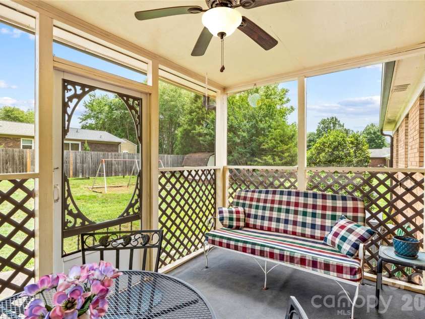 132 Polly Drive, Statesville, NC 28625.  MLS# CAR4387210, YatesRealty ID 30398. 