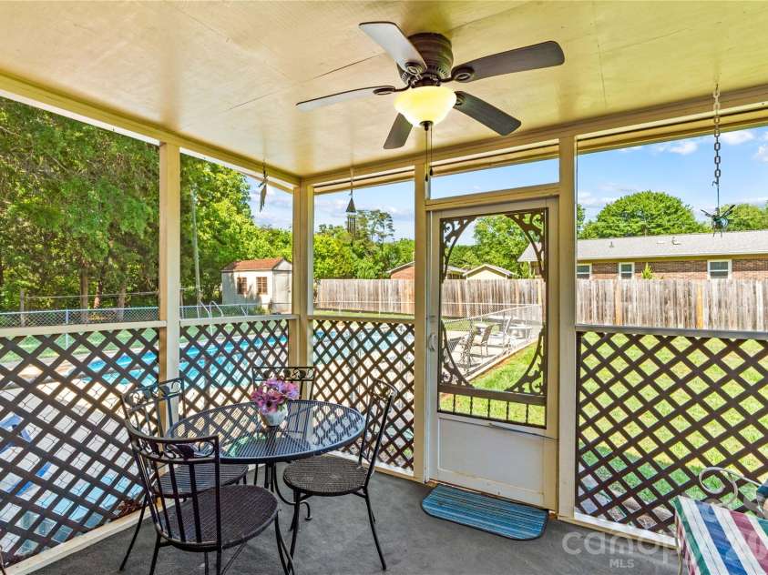 132 Polly Drive, Statesville, NC 28625.  MLS# CAR4387210, YatesRealty ID 30398. 
