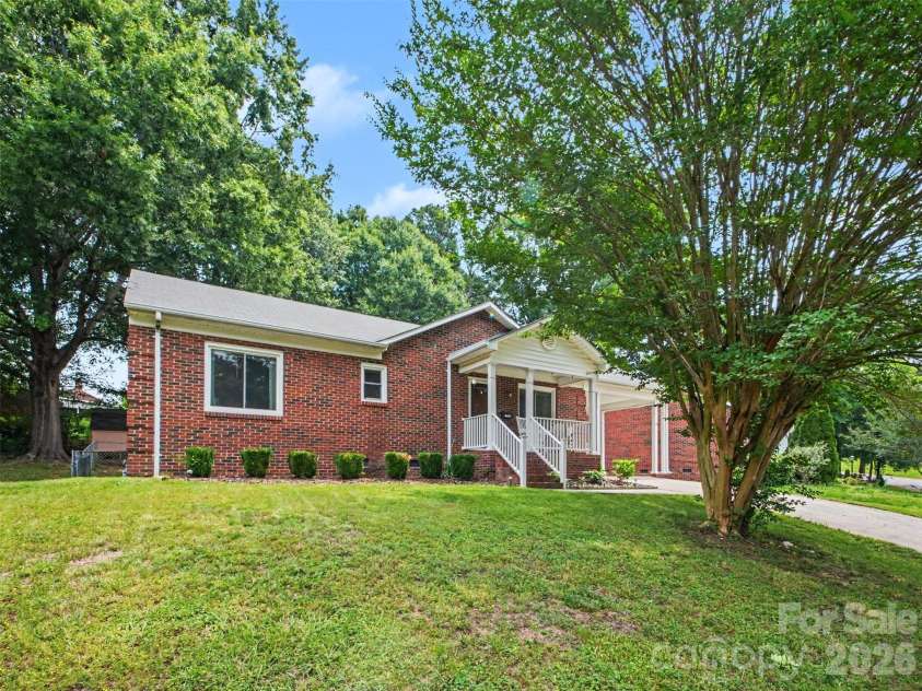 1009 Autumn Lane, Concord, NC 28025.  MLS# CAR4390937, YatesRealty ID 30399. 