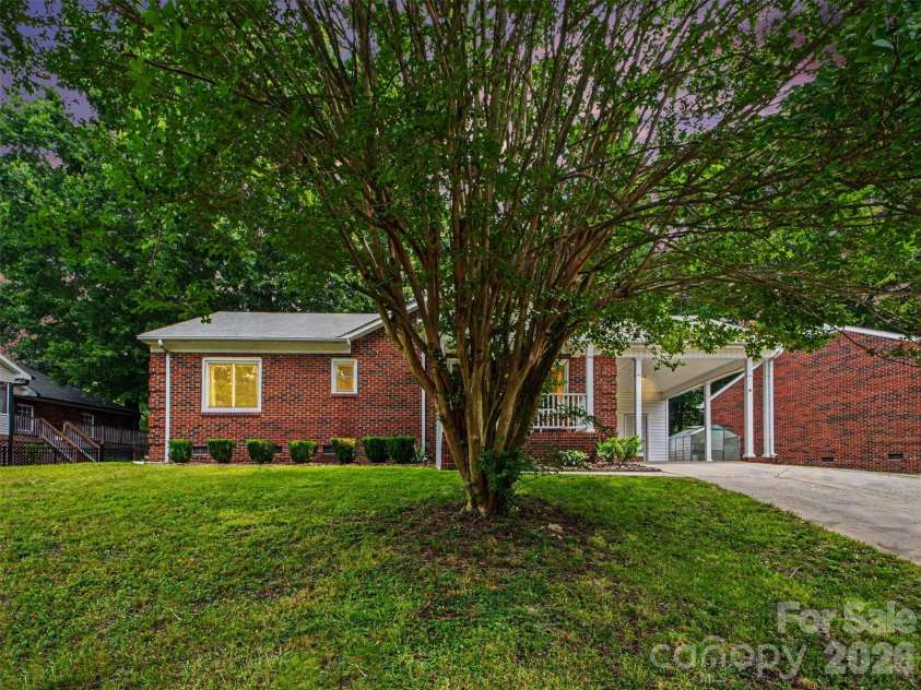 1009 Autumn Lane, Concord, NC 28025.  MLS# CAR4390937, YatesRealty ID 30399. 