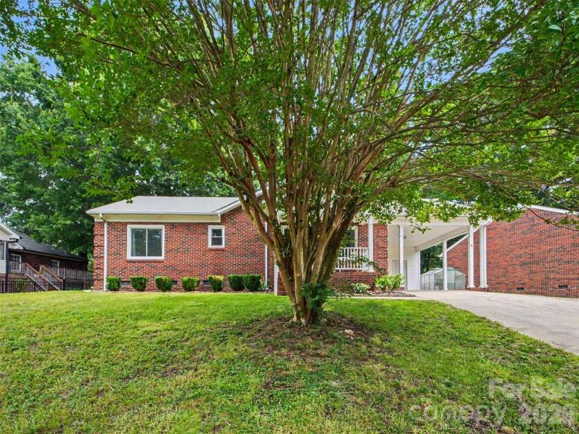 1009 Autumn Lane, Concord, NC 28025.  MLS# CAR4390937, YatesRealty ID 30399. 